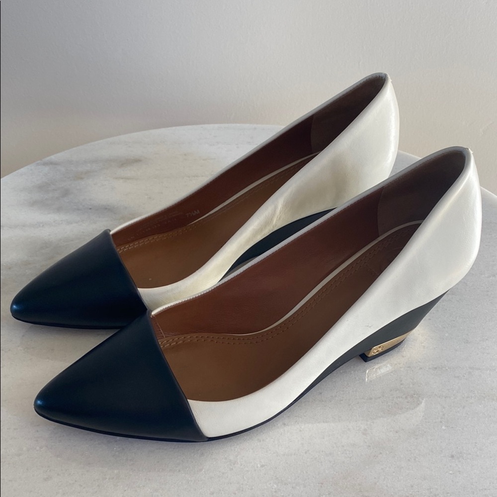 Tory Burch Two-Tone Leather Pointed Toe Pumps - Size 7.5